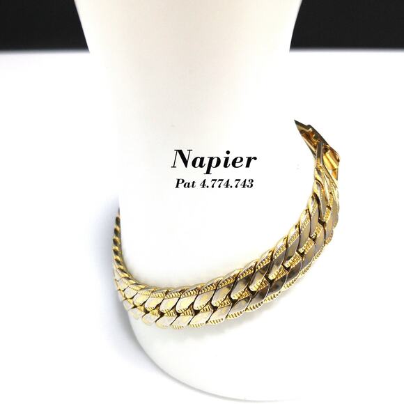 Vintage Napier Bracelet, Gold Plated Herringbone Chain, 1980s, 7 1/4" - Picture 2 of 10